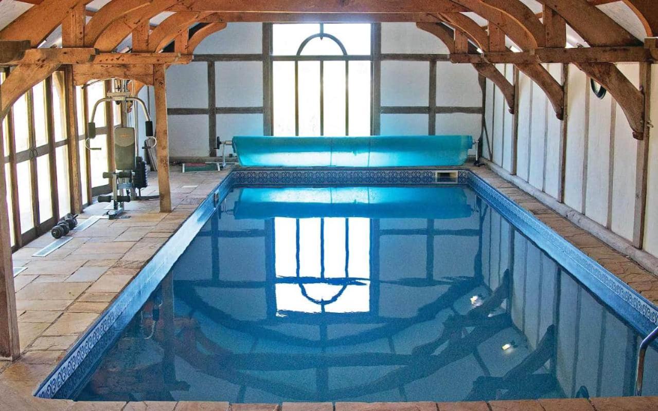 The Old Mill Barn With Hot Tub And Private Pool Villa Wirral Exterior photo